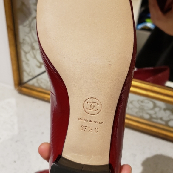 ***SOLD****100% Authentic BNIB Chanel Camillia Red Flats - Picture 6 of 8